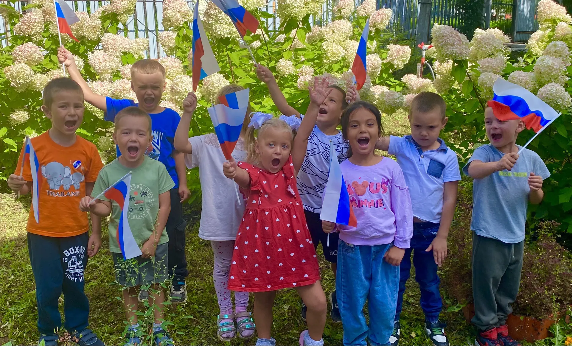 🎉 «Цвета Родины»: наши юные патриоты в деле! 🇷🇺