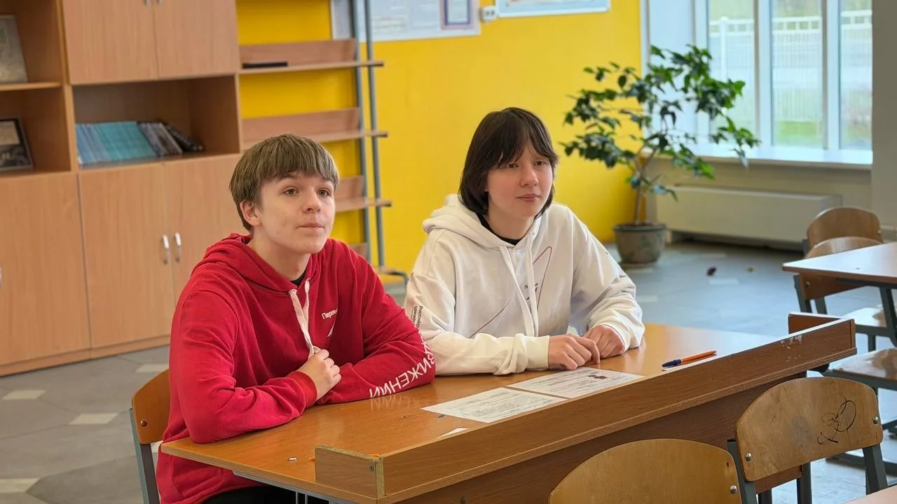 🤍Активисты Движения Первых 1537 и Юнармейцы 1537 под руководством своих кураторов – советников дирек