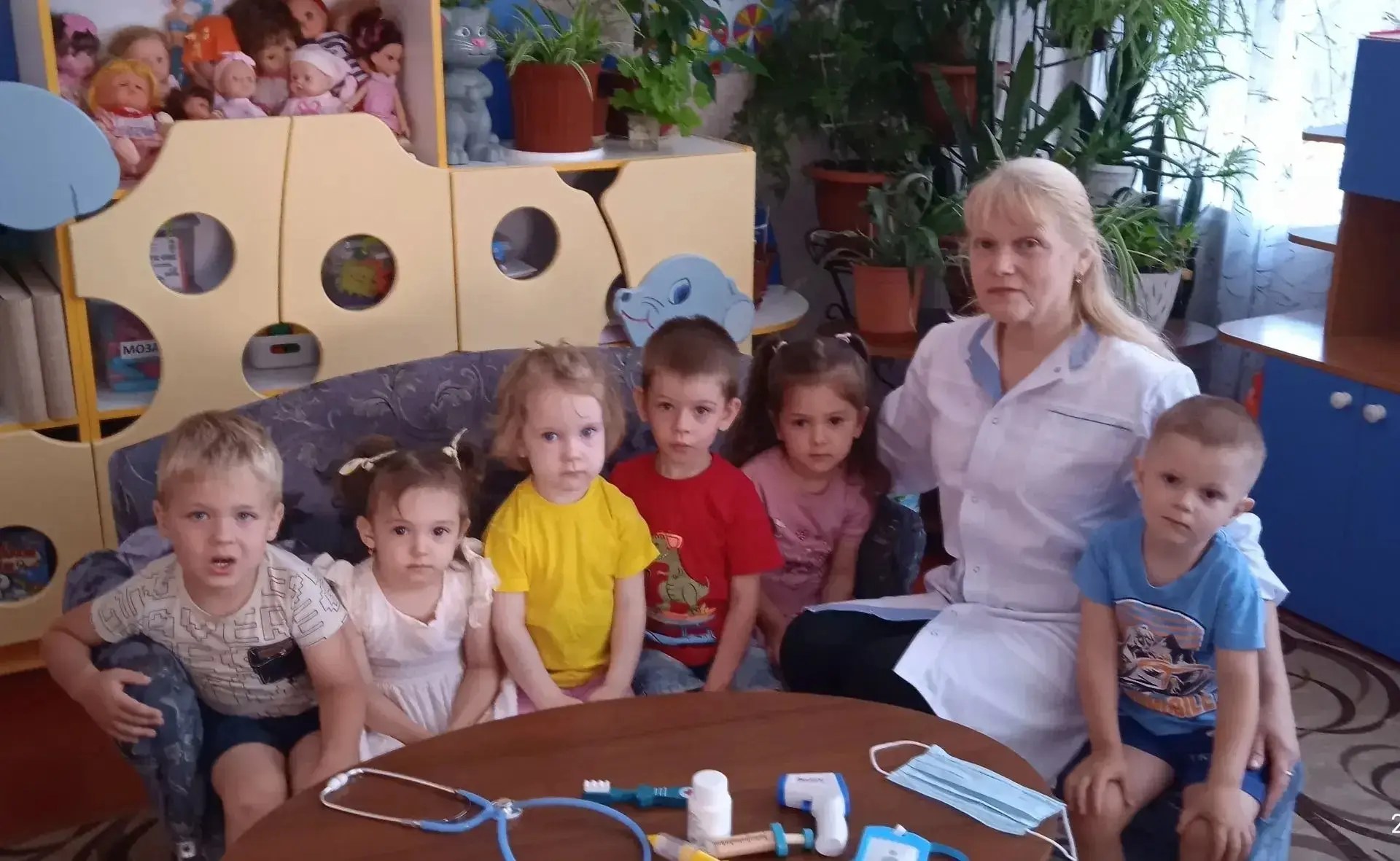 "День Айболита" в группе "Подсолнушки". Цель: сформировать начальные представления о зд...