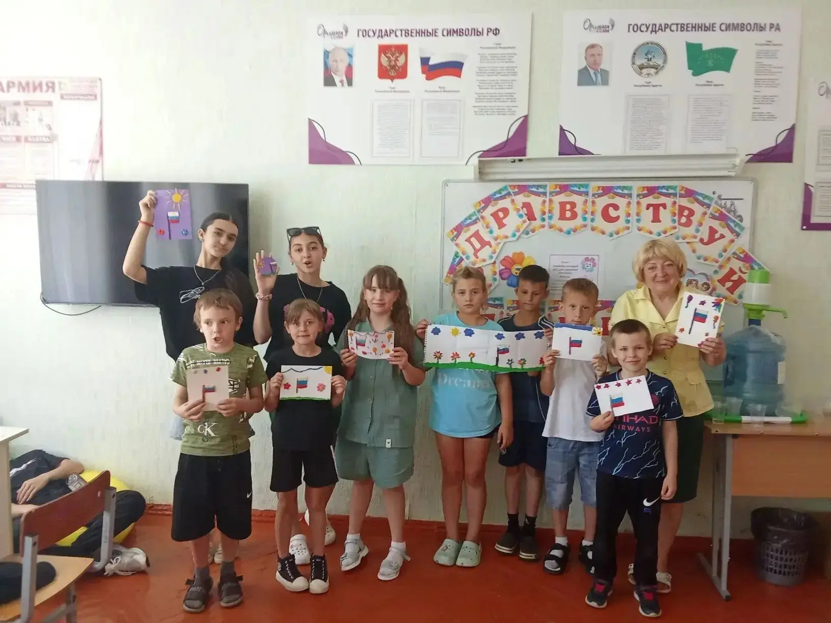 🇷🇺Лучший способ узнать о символах страны — это создать их своими руками!
⁣
🌟Под  руководством  пе