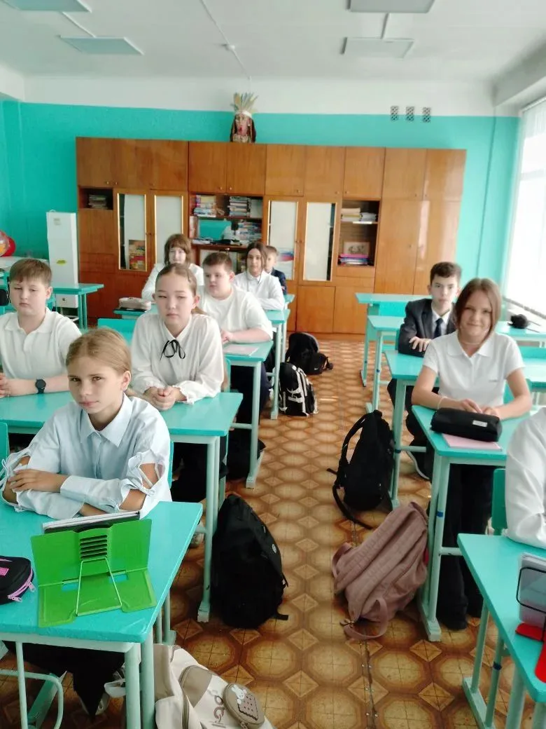 Утро 7 сентября в  школе началось не с обычных звонков, а с важных разговоров.