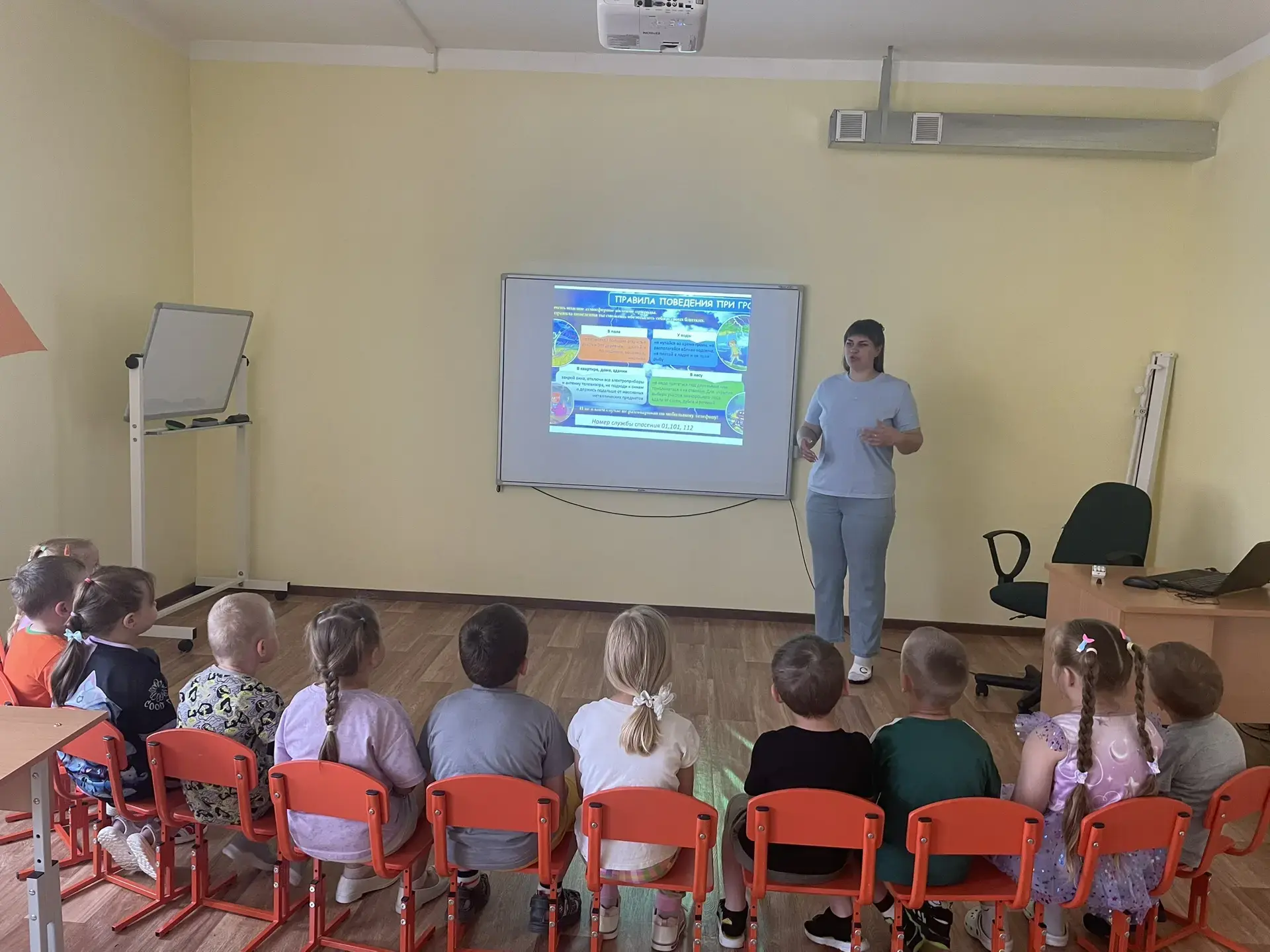 Сегодня воспитатель  подготовительной группы Хомченкова О.С. рассказала  своим воспитанникам о том, 