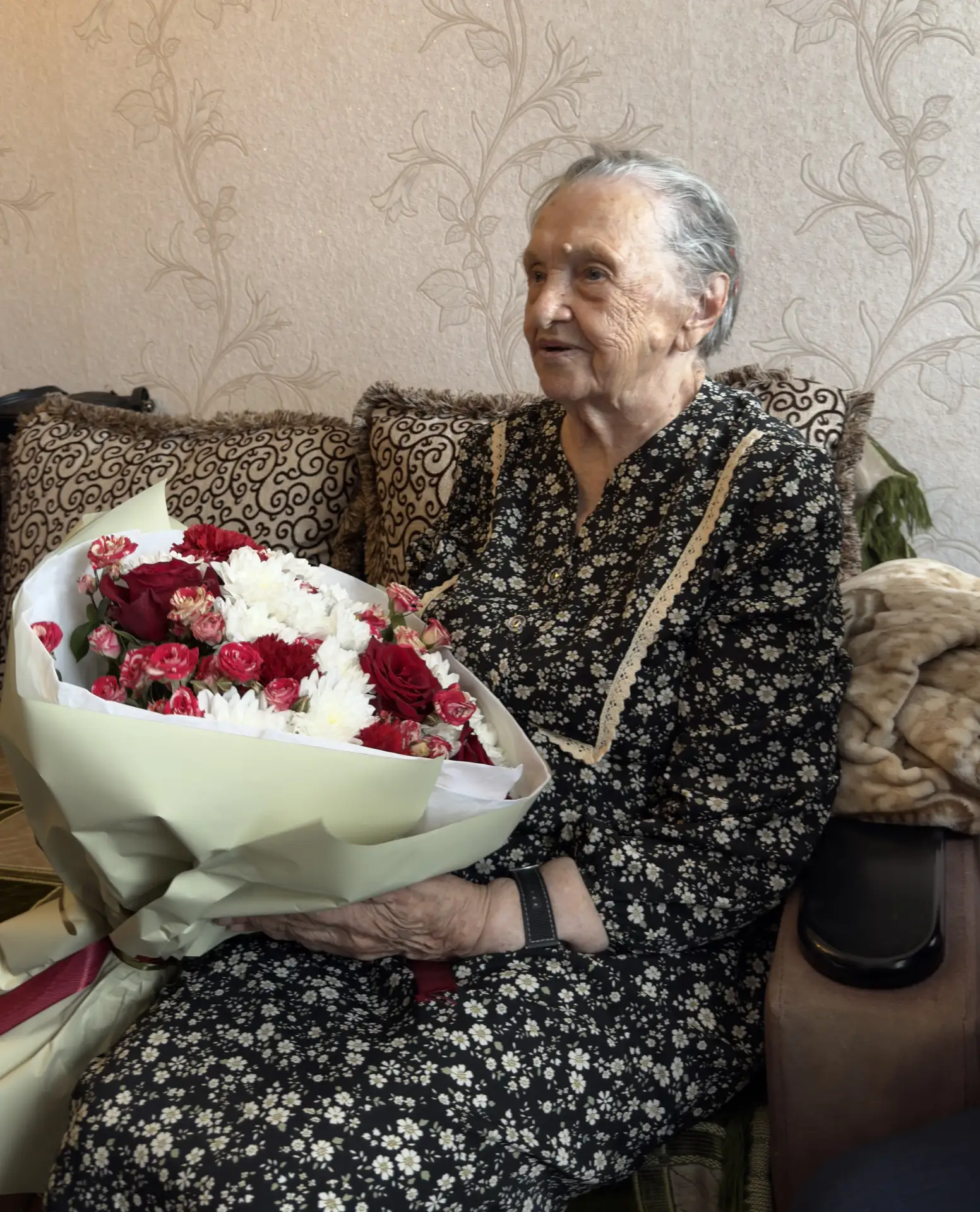 🎂 Жительнице блокадного Ленинграда Елене Сорокиной исполнилось 95 лет  Коллектив территориального уп