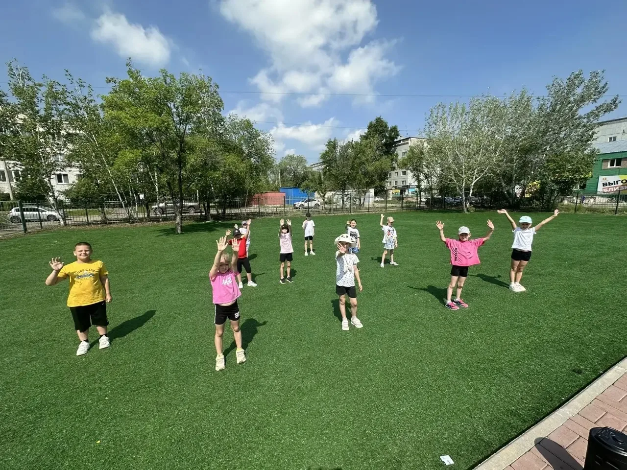 В школе проходит профильная смена «Чирлидинг». 🏃‍♀️🏃🏾🏃‍♀️👯‍♀️🏃‍♀️Ребята с удовольствием 
заним
