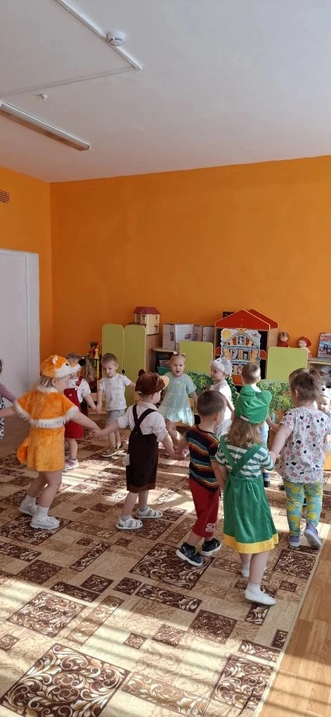 В апреле ДО "Золотой петушок" традиционно приглашает на "День открытых дверей",  предоставляя родите
