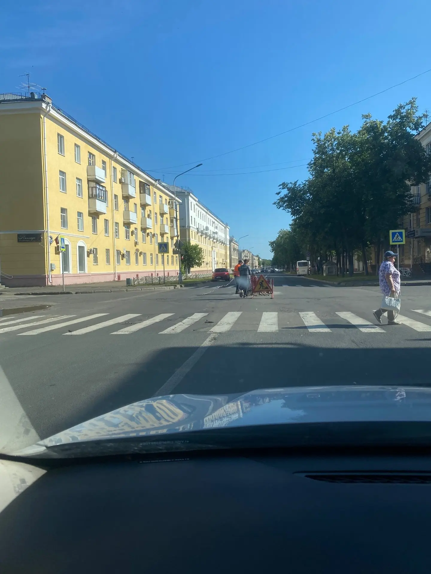 На Ленина ремонтируют пространство возле канализационных люков!