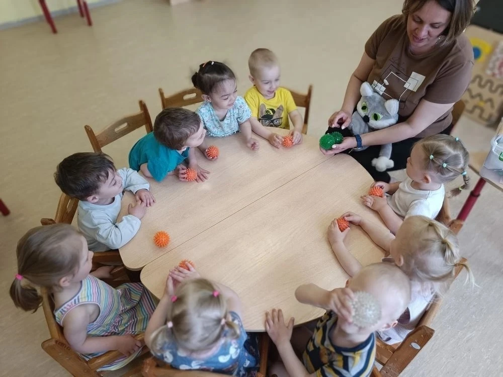👶 КАК МАЛЫШИ ПОДРУЖИЛИСЬ С САДИКОМ (история "Кнопочек") 👶

🎉Первый учебный (да-да, именно учебный