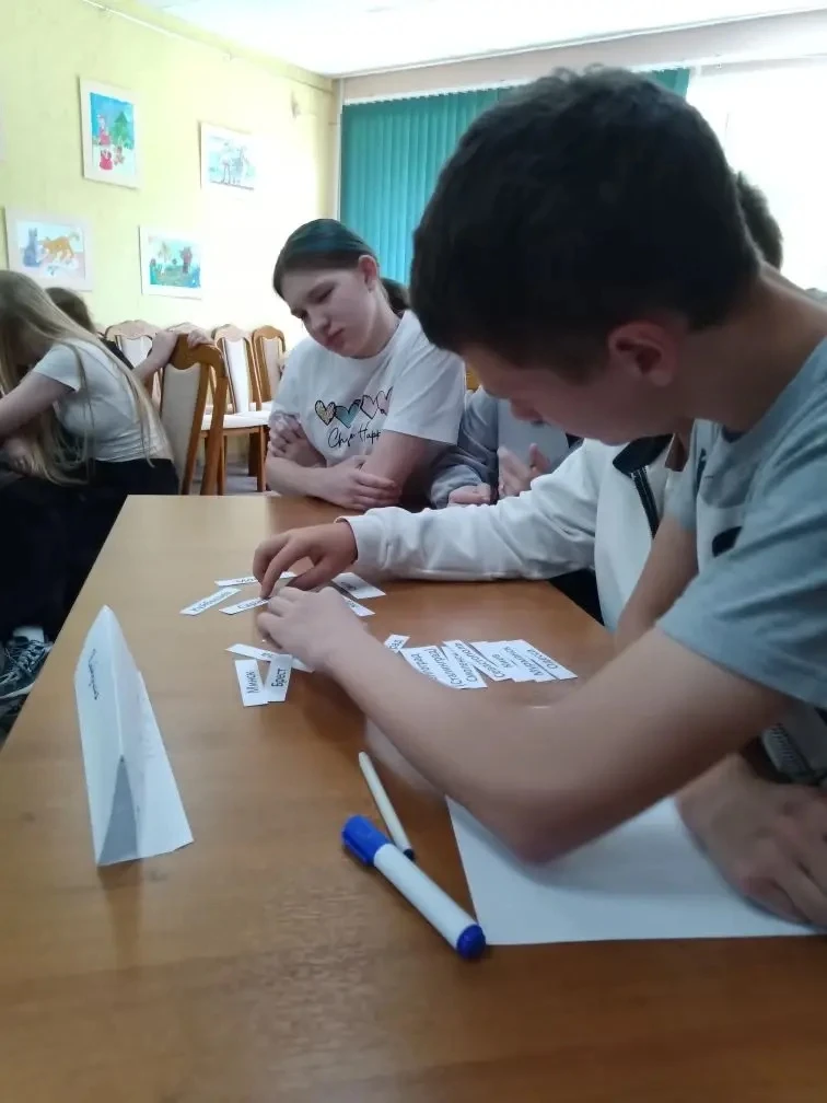 ❗️Сегодня учащиеся 8 класса посетили Заволжскую городскую библиотеку.