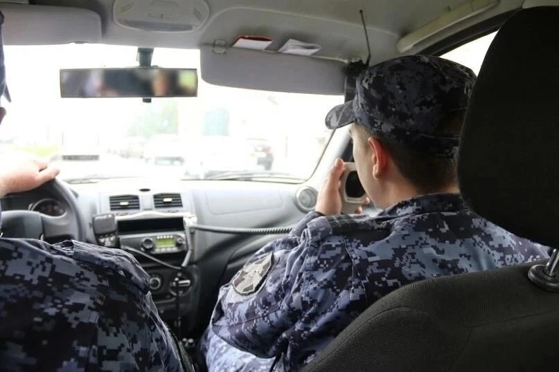 Рецидивист угрожал убийством автовладельцу в Колпино