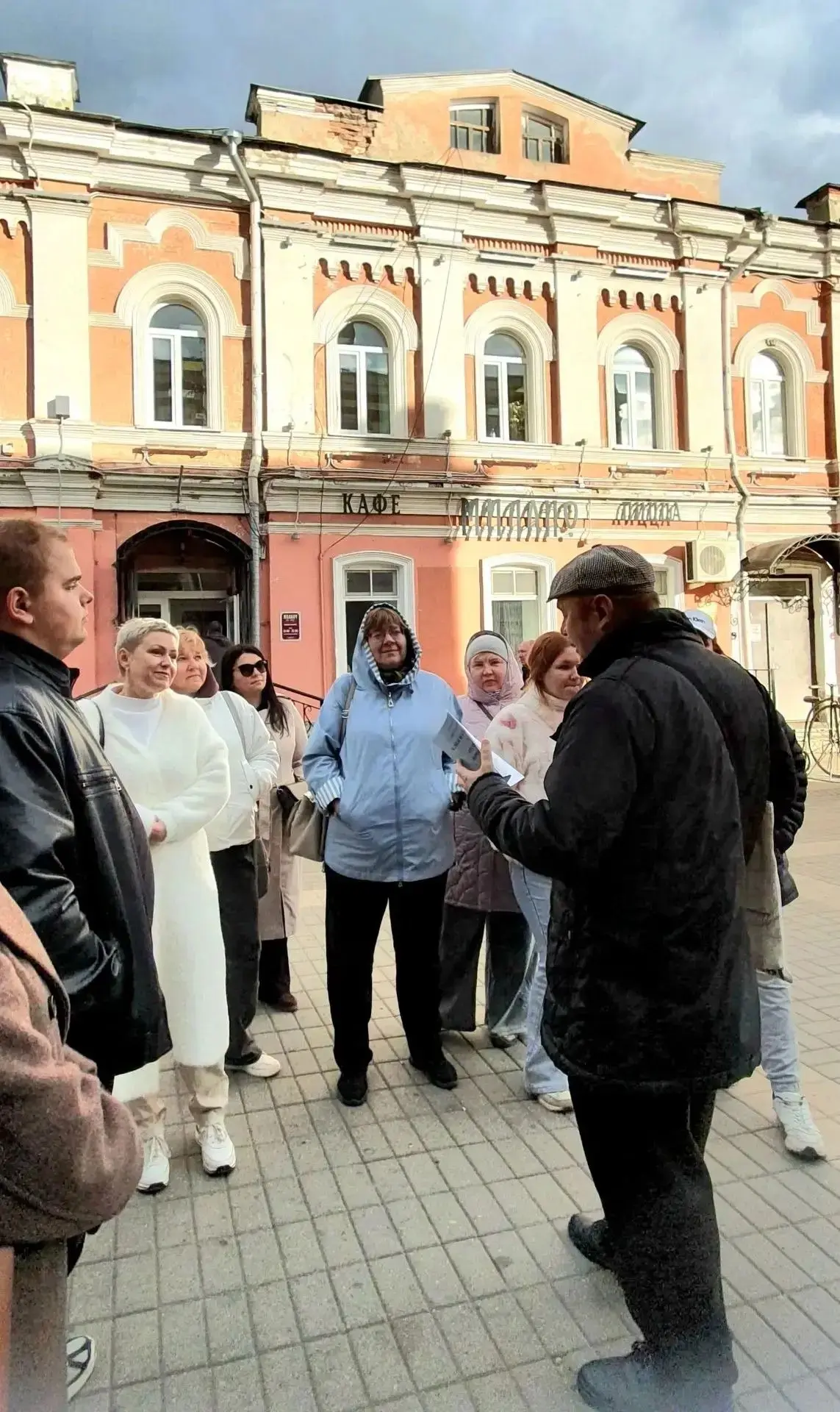 Сотрудники Елецкой городской детской больницы отправились в путешествие между эпохами!