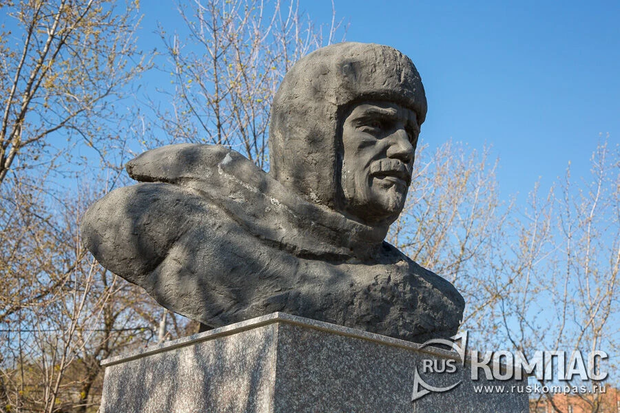 Бюст полярника Г.Я. Седова (Ростов-на-Дону)