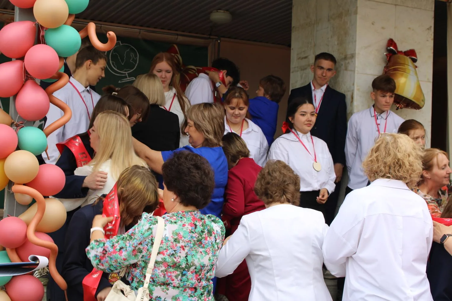 🎓 Вчера отгремел наш Последний звонок!