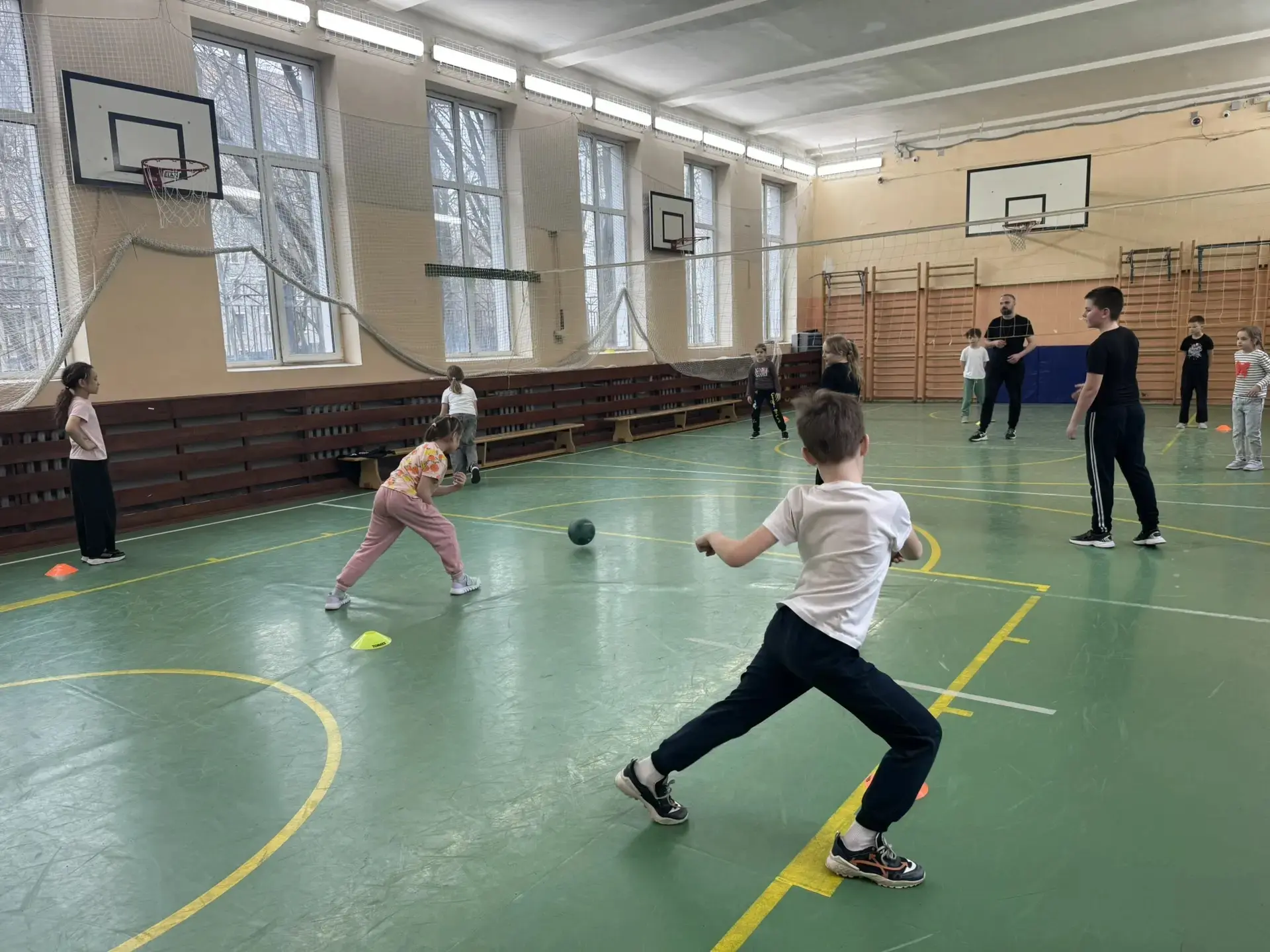 Вместе, выше, сильнее🌟  💪☀️ В нашей школе ребята из кружка «Вместе, выше, сильнее» проводят летние к