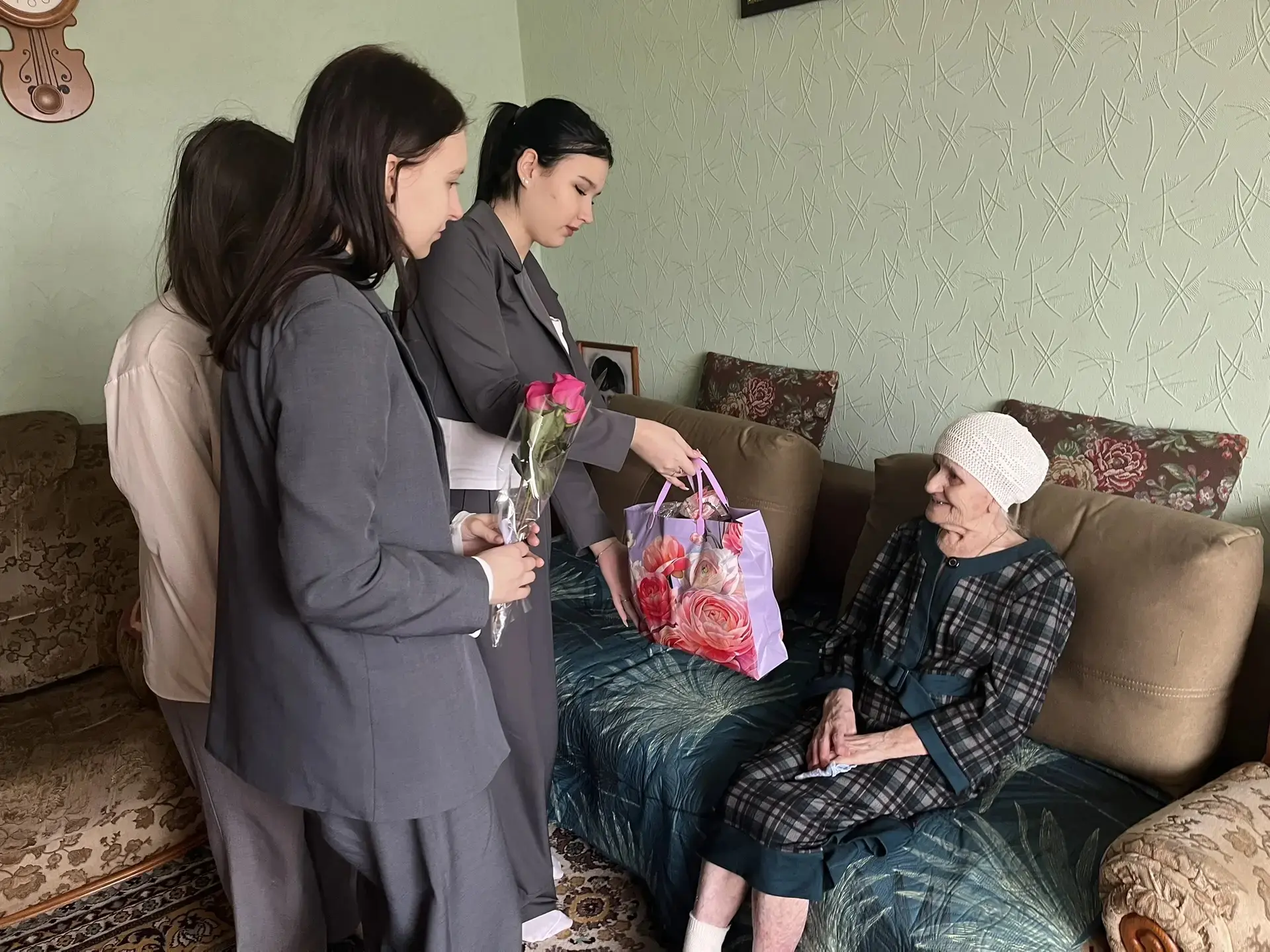 В преддверии международного дня освобождения узников фашистских концлагерей активисты волонтёрского 