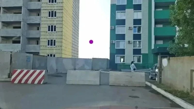Вместо незаконных бетонных блоков жильцы многоэтажки на ул.Рокоссовского планируют офиц...