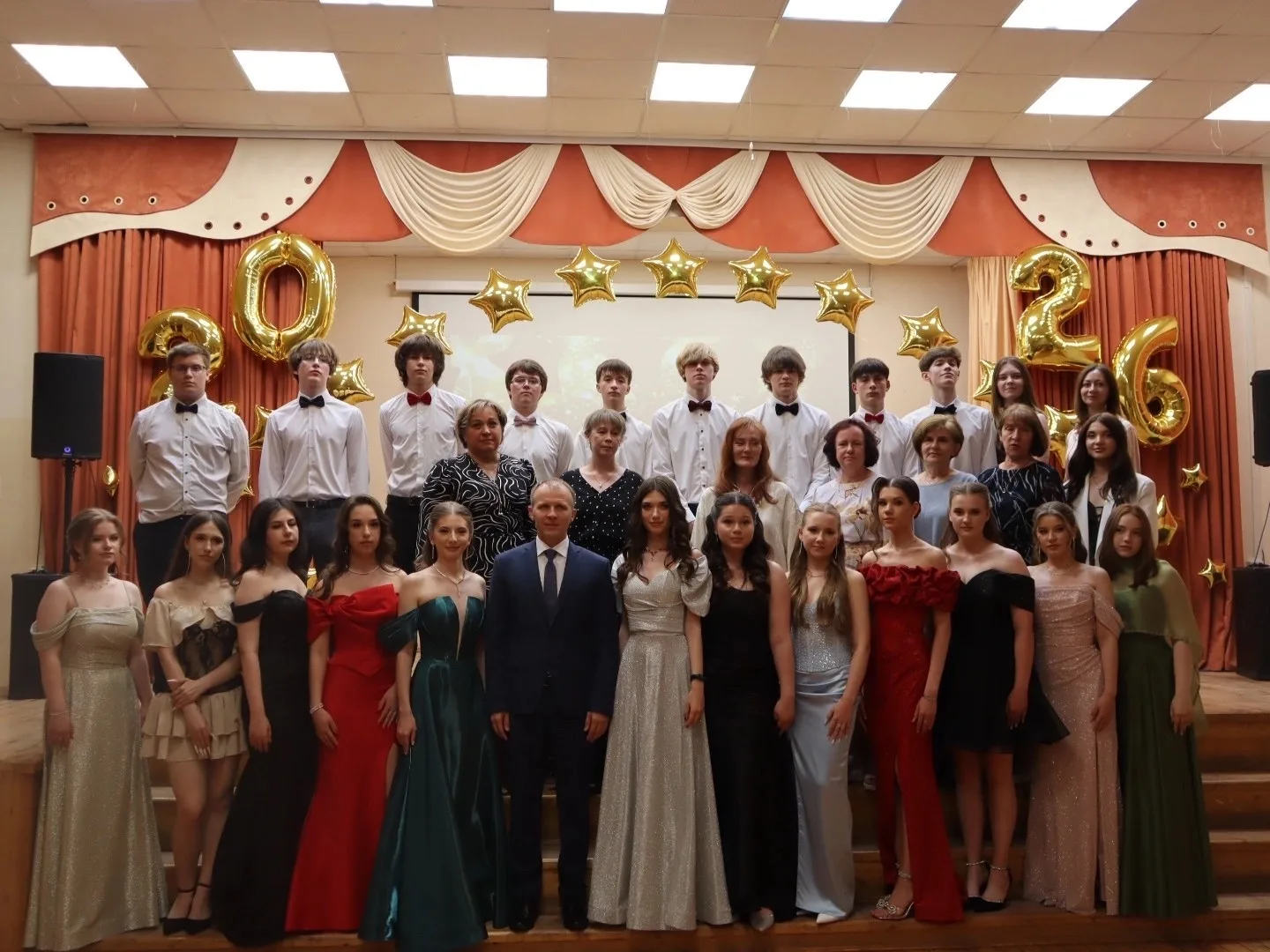 🎓💫 СЕГОДНЯ В НАШЕЙ ШКОЛЕ — ВЫПУСКНОЙ!!! 💫🎓

Этот день настал! Самый долгожданный, самый волнител