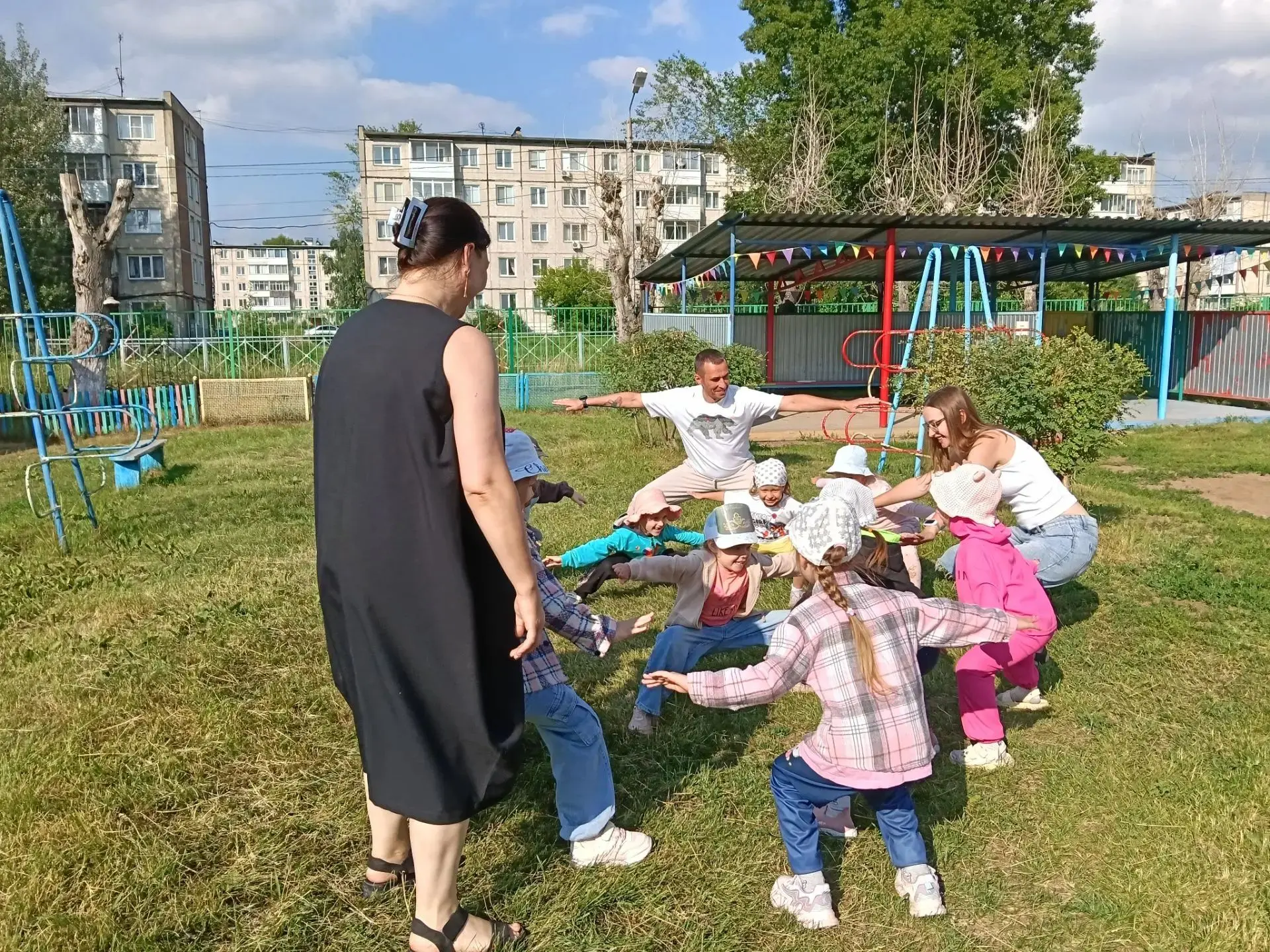 Название игры, в которую играли родители и дети с группой "Солнышко " очень интересное - «Тимербай».