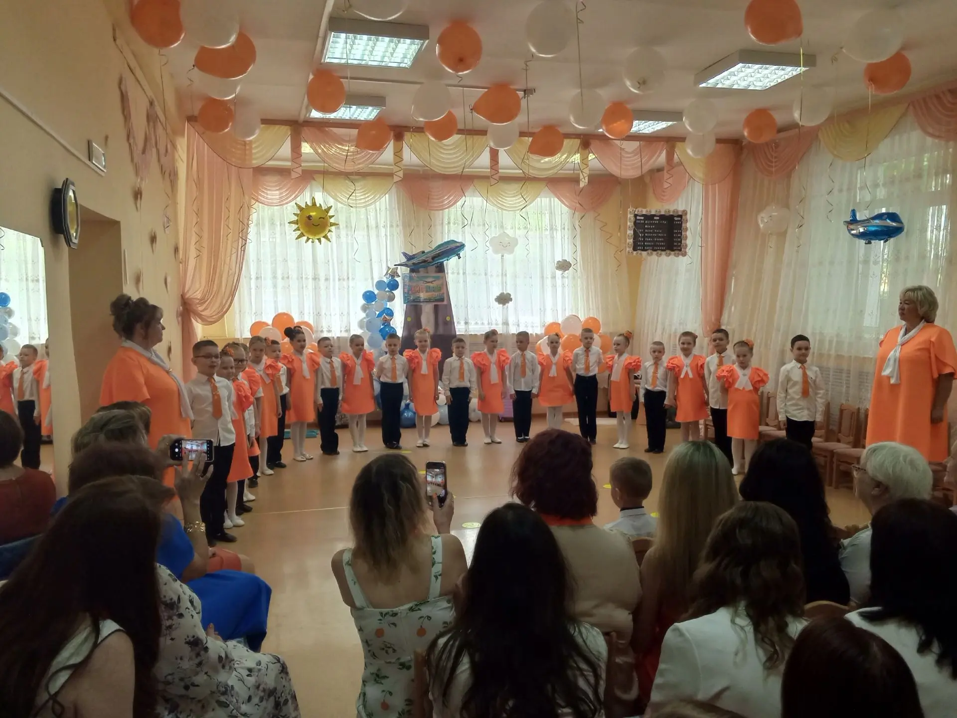 В нашем детском саду проходит самая трогательная и эмоциональная пора — выпускные!✨