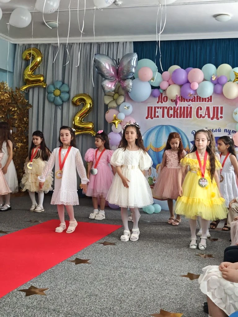 Один важный этап позади — яркий, шумный и очень душевный выпускной утренник остался в н...