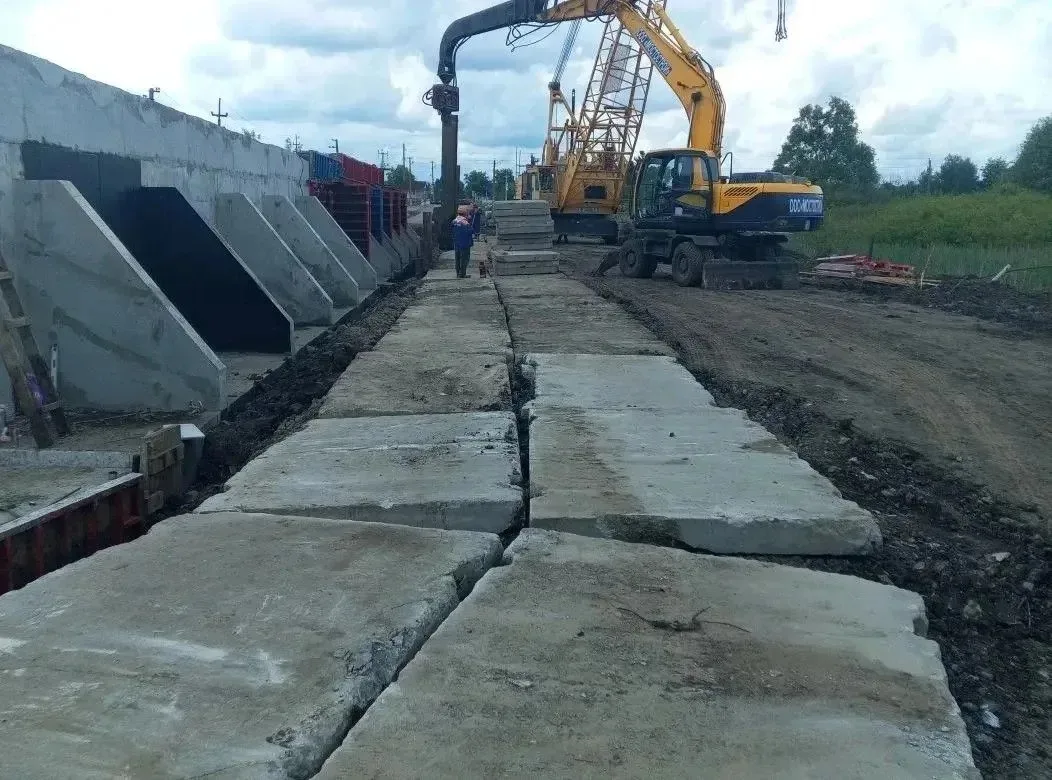 В Мичуринске продолжается строительство путепровода через железную дорогу. Техническая ...