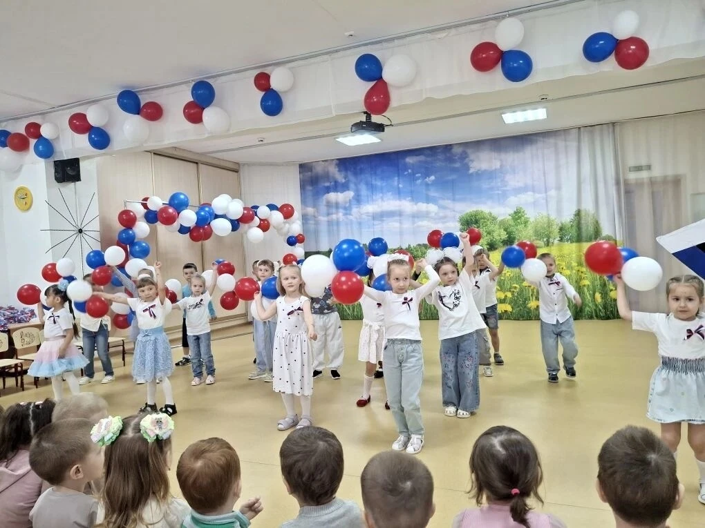 В детском саду "Рябинка" поселка Эльбан (МБДОУ № 38) прошел замечательный праздник, посвященный Дню 