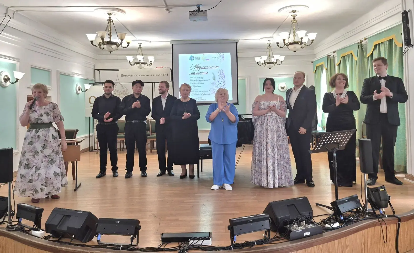 🎭 В концертном зале ДМШ №1 прошел совместный концерт артистов Народной студии академического вокала