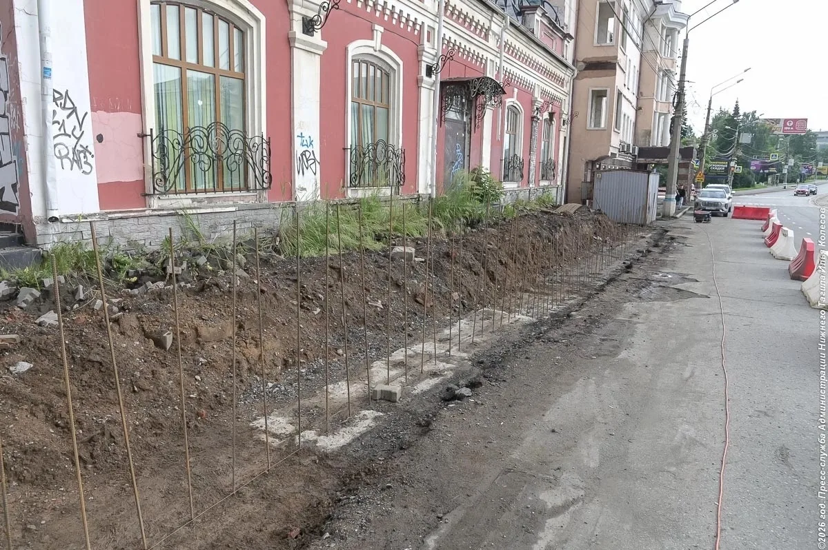 Мэр с подрядчиками осмотрел проспект Ленина и улицы Газетную и Огаркова, где идет ремонт дорог и тро