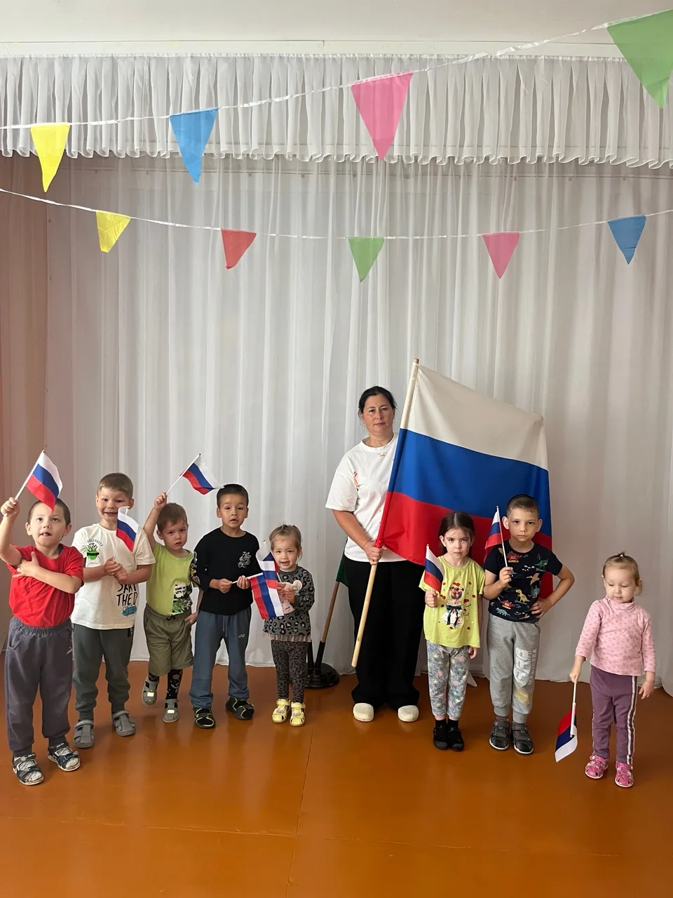 🇷🇺 День Российского флага в нашем детском саду.