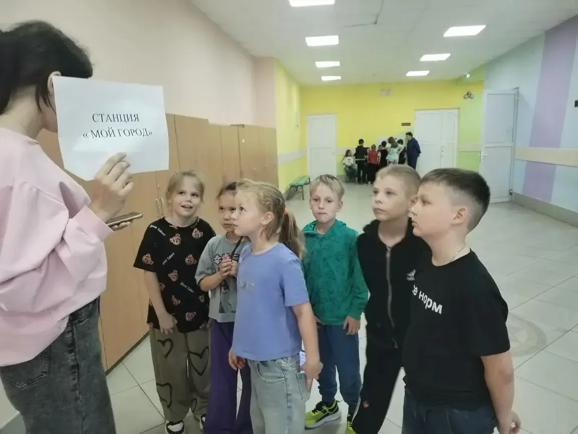 После сытного обеда в нашем лагере развернулась настоящая экспедиция по родным просторам! Вожатые пр