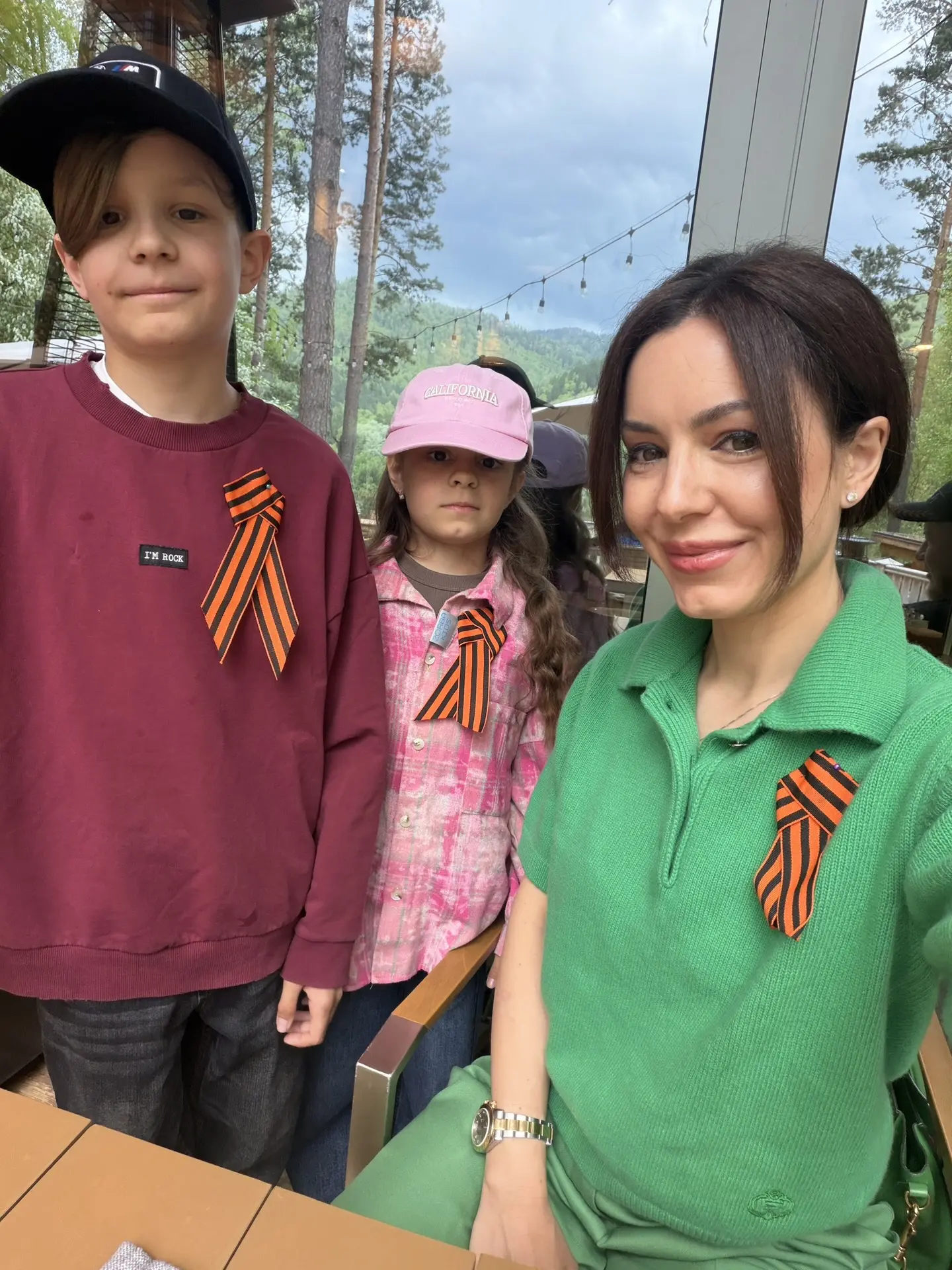 Привет, друзья ❤️

С великим праздником Днём Победы!  

У всех одно желание — мирного неба над голов