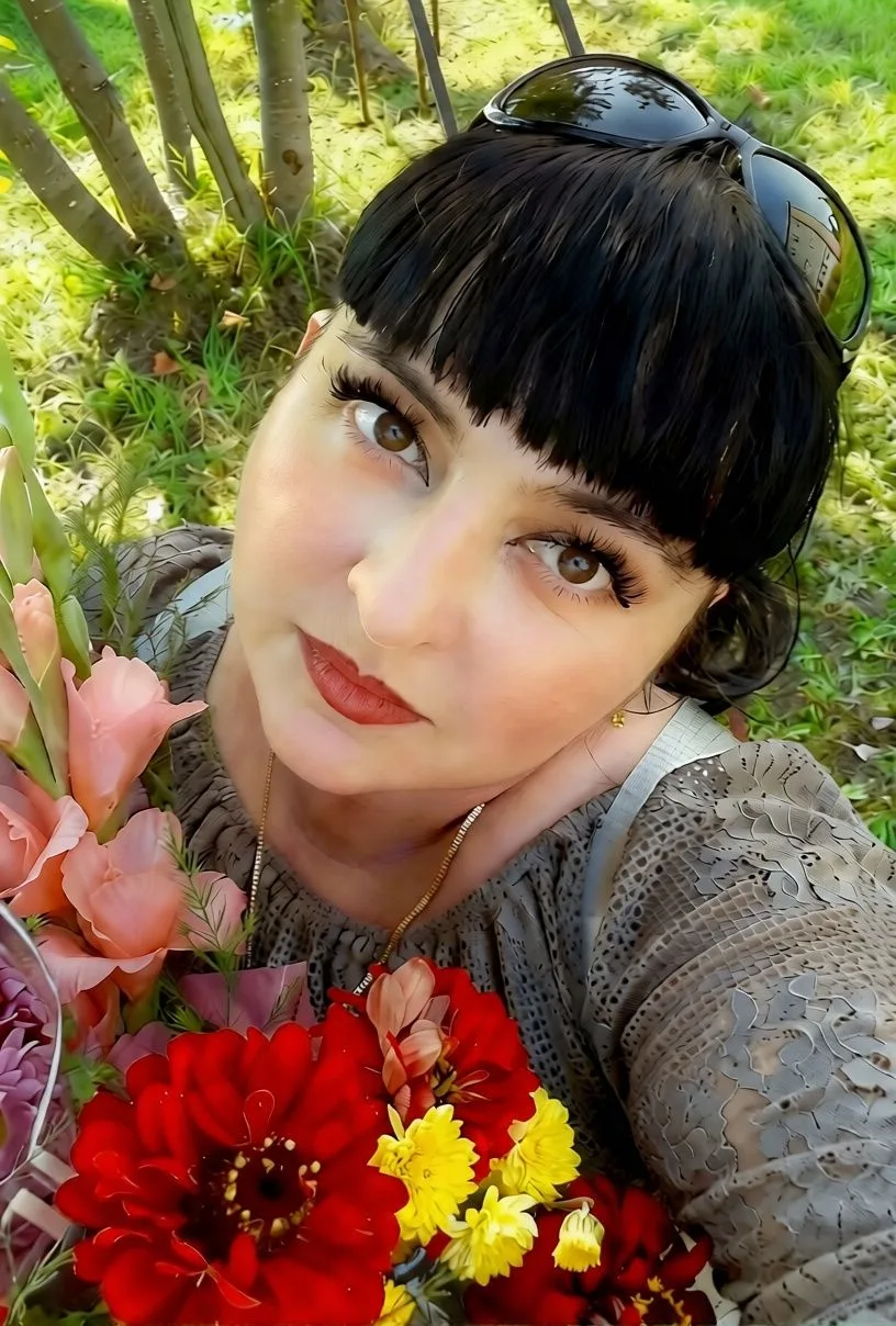 Уважаемая Мартынова Наталья Николаевна, коллектив школы от всей души поздравляет Вас с днём рождения