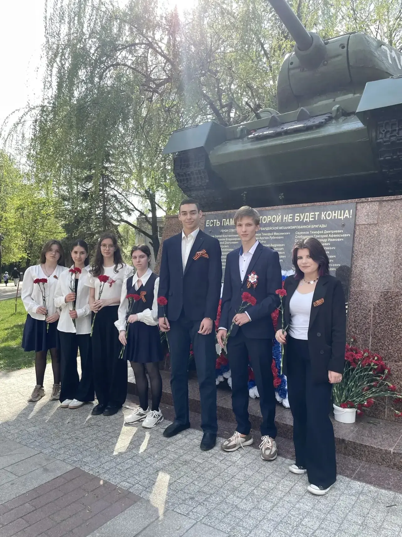 Сердце 10Б: Никто не забыт, ничто не забыто. 🕊  В этом году акция «Бессмертный полк» для нас — не пр