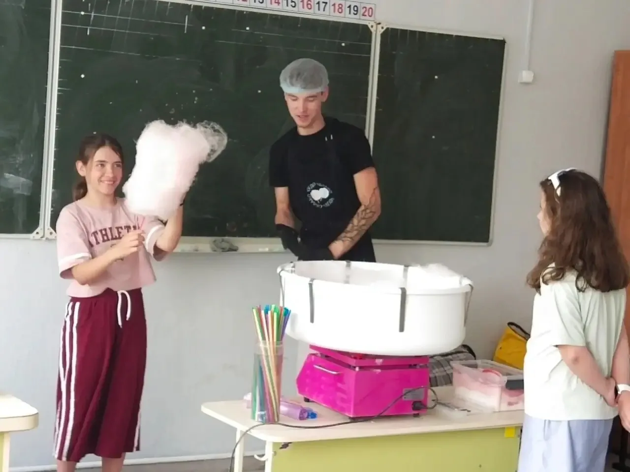 🍭С утра в нашем лагере «Солнышко» царит  вкусное настроение! 🤩Наши ребята на время превратились в 
