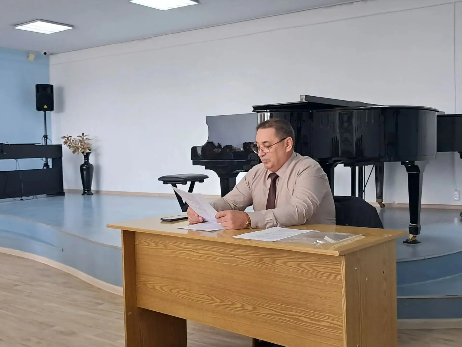 Сегодня провел рабочую встречу с коллективами учреждений культуры, спорта и молодежной ...