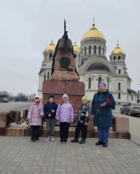 В рамках сетевого взаимодействия дети подготовительной группы "Подсолнушки" вместе с де...