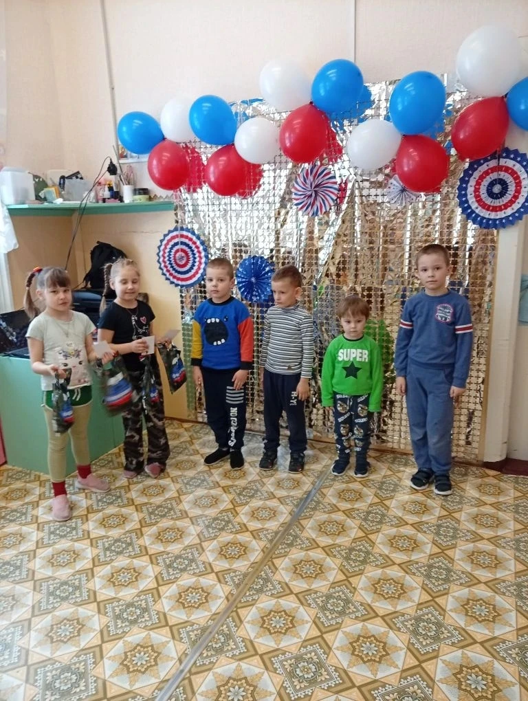 Эта неделя в нашем детском саду была посвящена самому мужественному празднику в году!Всю неделю в гр