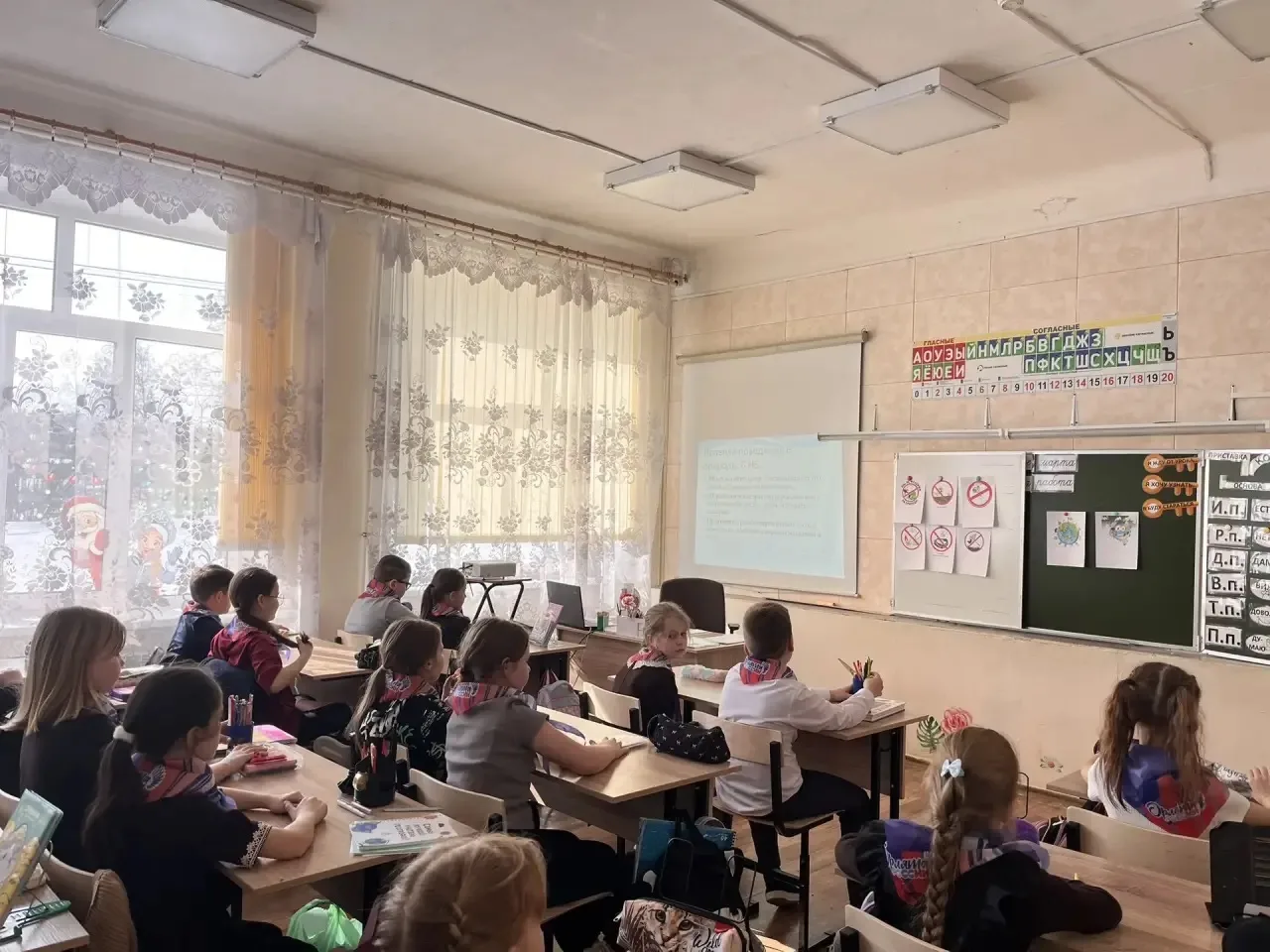 📚🌍 Орлята - экологи 3 «Б» класса снова в деле! На этой недели у них прошло занятие на тему «Берегите