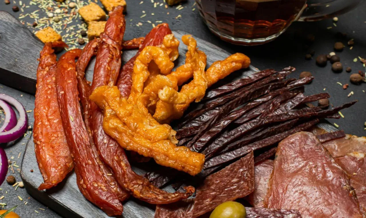 Мясные чипсы сменяют обычные.

🔸 В I кв. 2026 продажи мясных чипсов выросли на 17% г/г в объеме и н