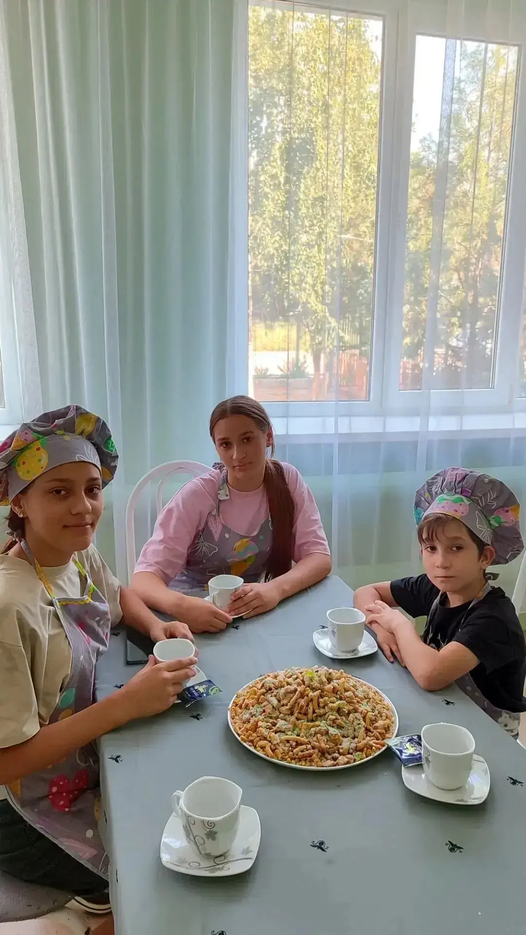 В центре «Дружба» воспитанники познакомились с национальным татарским блюдом — чак-чак!