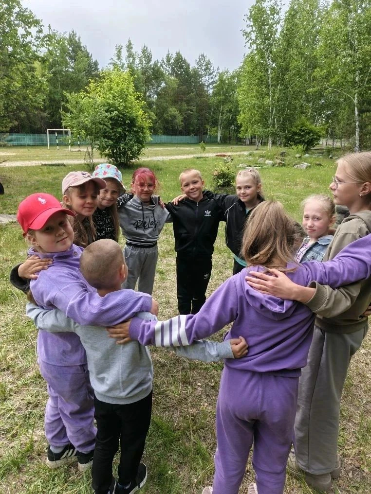 #Веселое_лето

Лето набирает обороты! 

🏃 Дети совмещают отдых с развитием и активностью. Что же пр