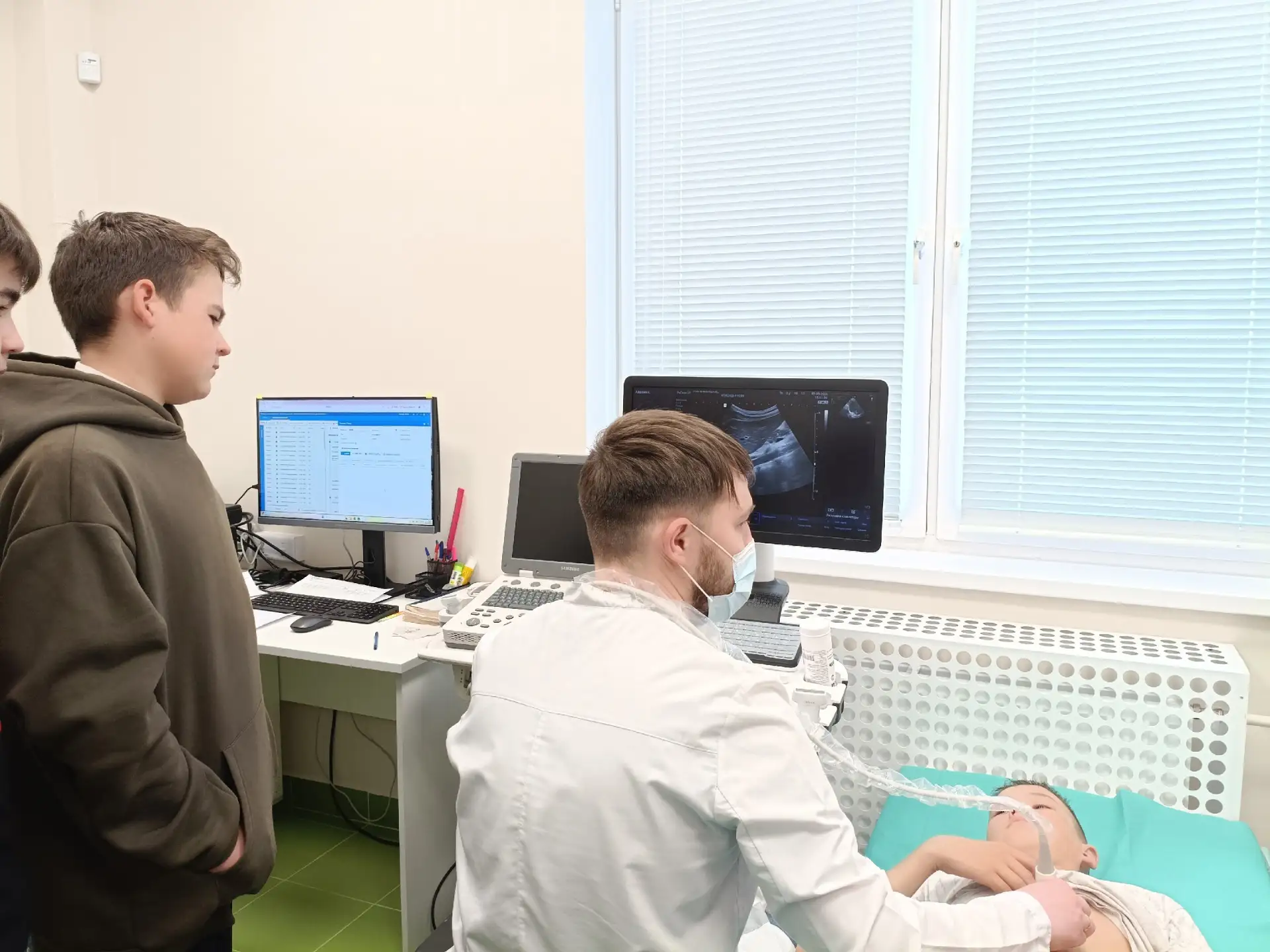 🏥 Экскурсии в новую детскую поликлинику: как это было  5 мая, во вторник, ученики 6 «М» класса вперв