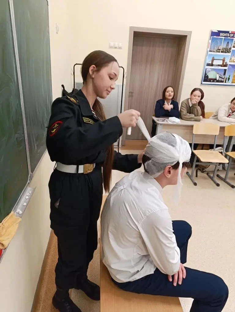20 февраля классный руководитель 8Э  класса Валиева Алесья Рамиловна провела внеклассное мероприятия