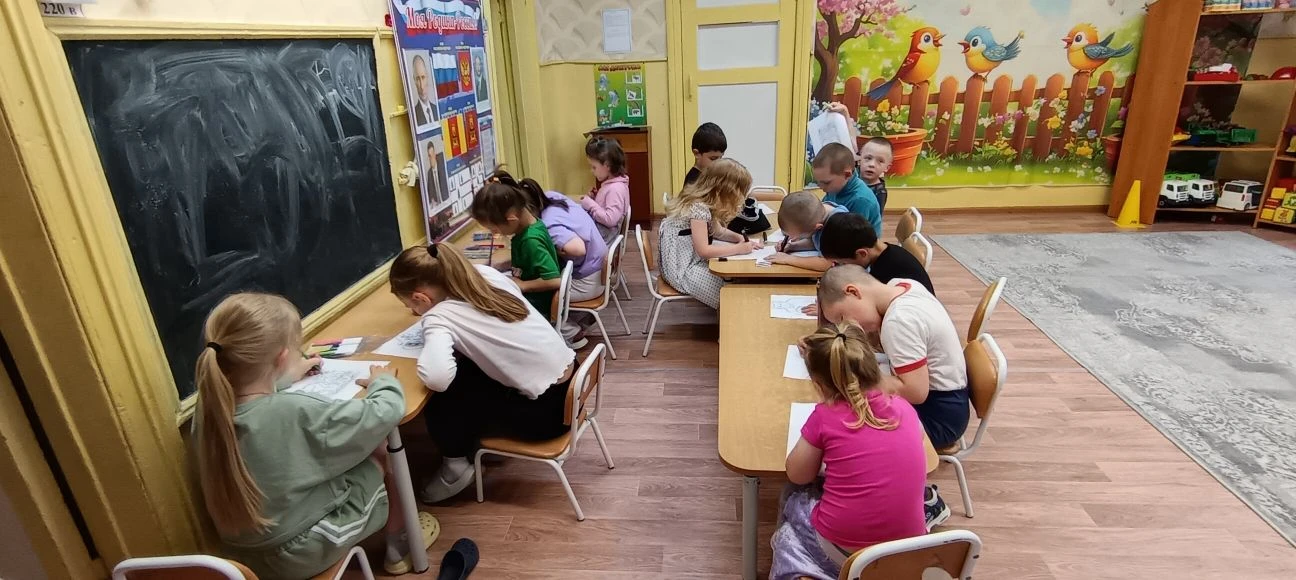 Сегодня в нашем детском саду прошел  квест-игра "Папа разные важны, папа разные нужны"!...