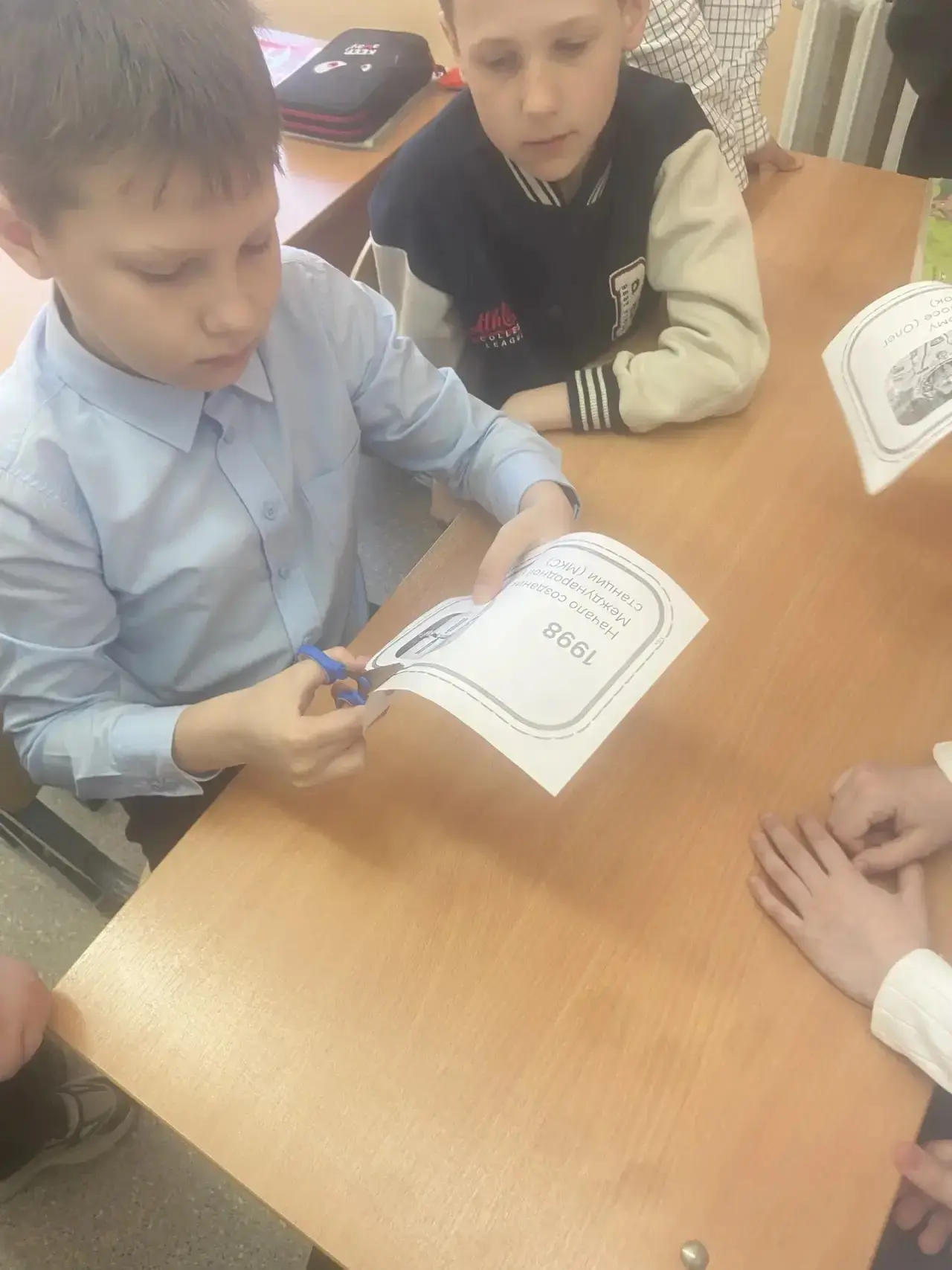 ✨ Разговоры о важном: путешествие к звёздам прямо в классе! ✨  Делимся тёплыми впечатлениями с класс