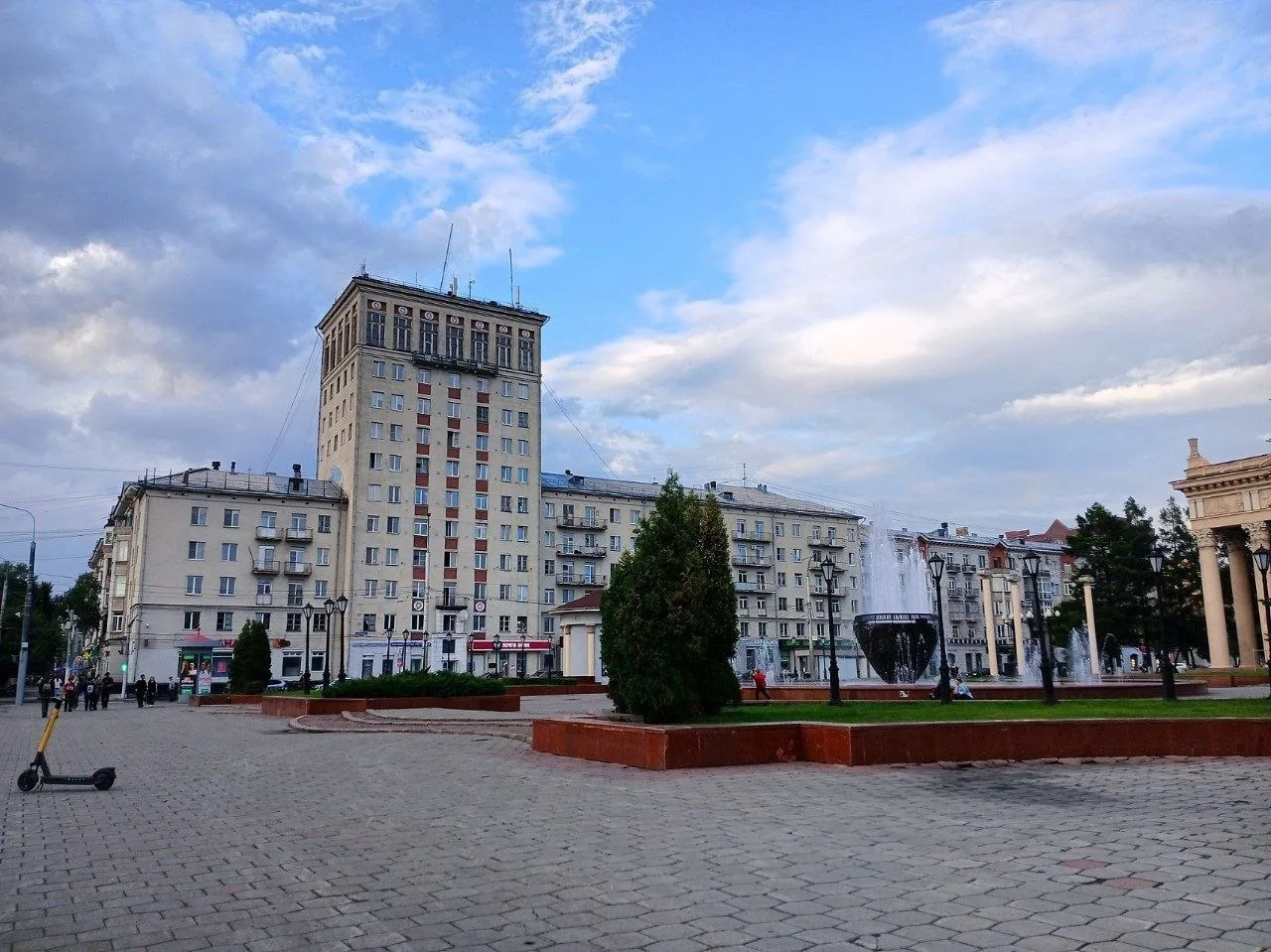 Доброе утро, Новокузнецк! 

🌥 Утро начинается с комфортных +18 °C. К обеду потеплеет до +26 °C, но 
