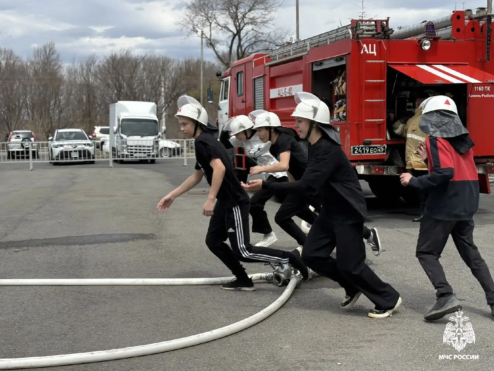 🧑‍🚒От эвакуации до тушения из пожарного рукава - всё по-взрослому  В преддверии детской оздоровитель