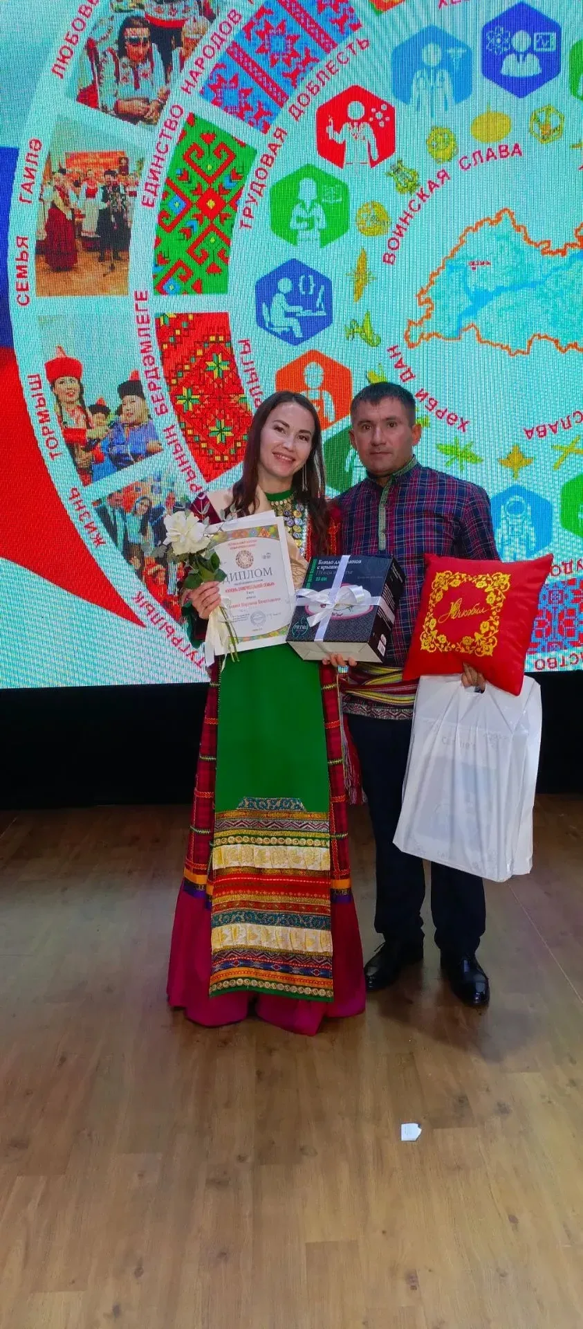 Семья Абрамовых представила Кукморский район на конкурсе «Нэчкебил» 🌾✨