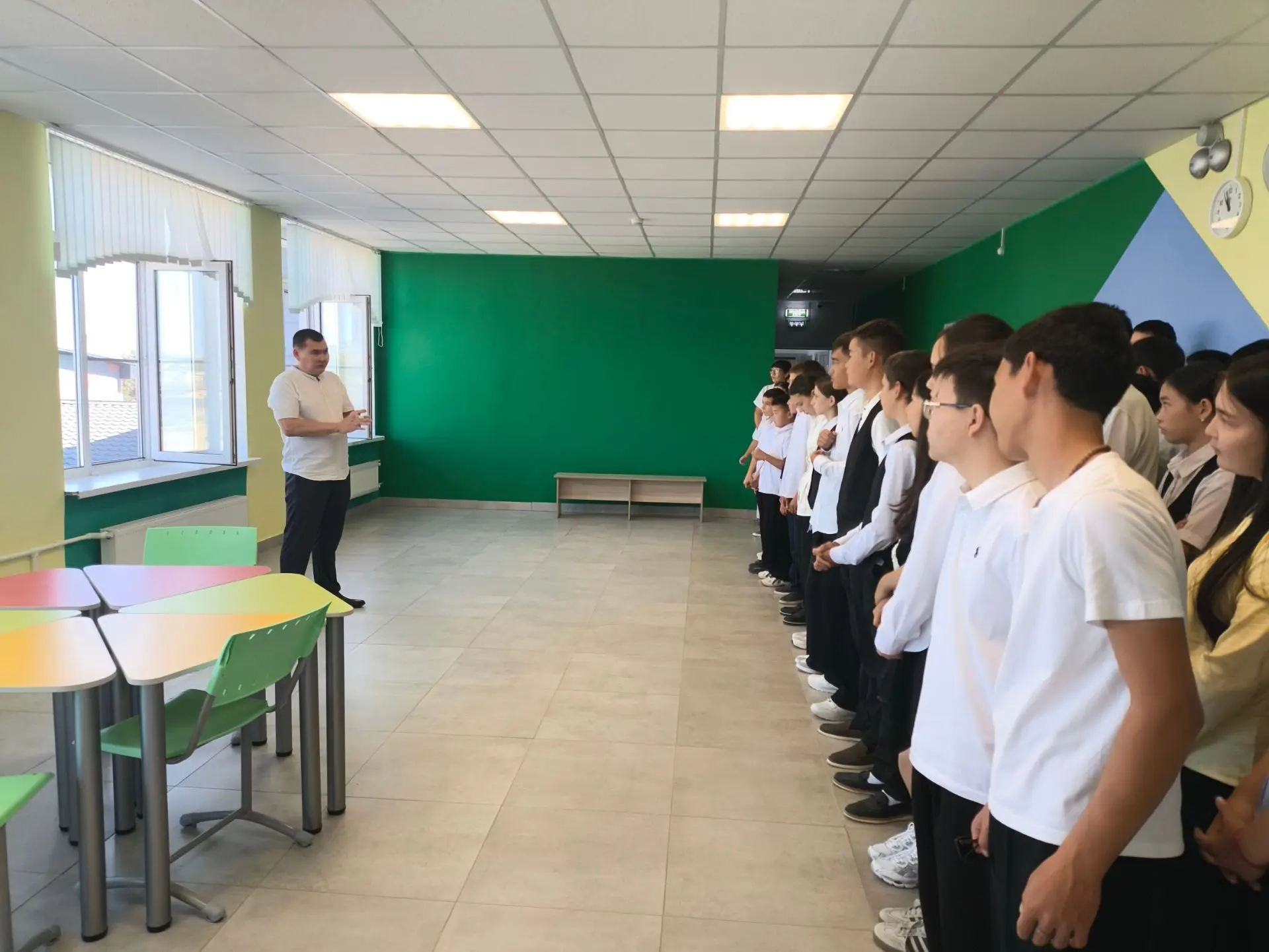 В День солидарности в борьбе с терроризмом в школе проведена линейка для учащихся 5-11 ...