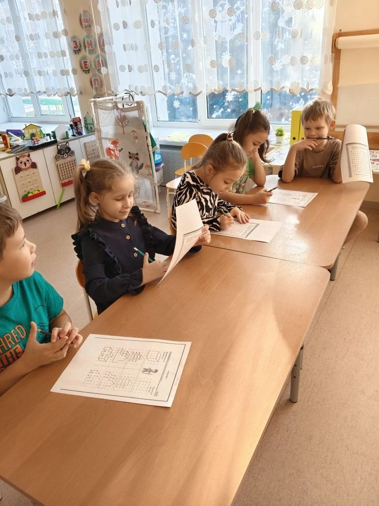 В подготовительной группе "Дружные ребята" прошли итоговые занятия с психологом.