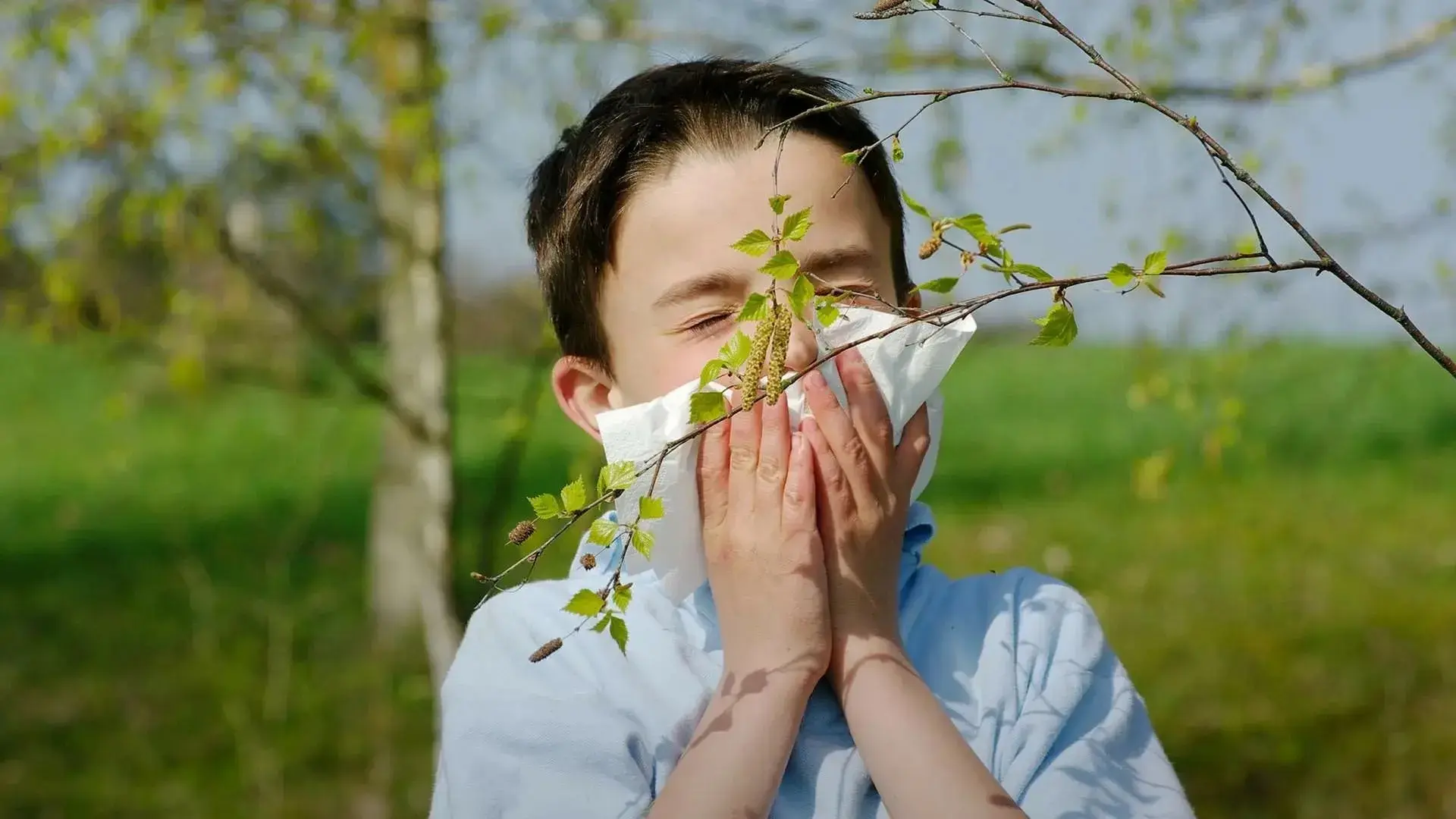 Весенний квест для родителей» 🌿👟😢  Друзья, у нас три новости: плохая, очень плохая и спасительная.  